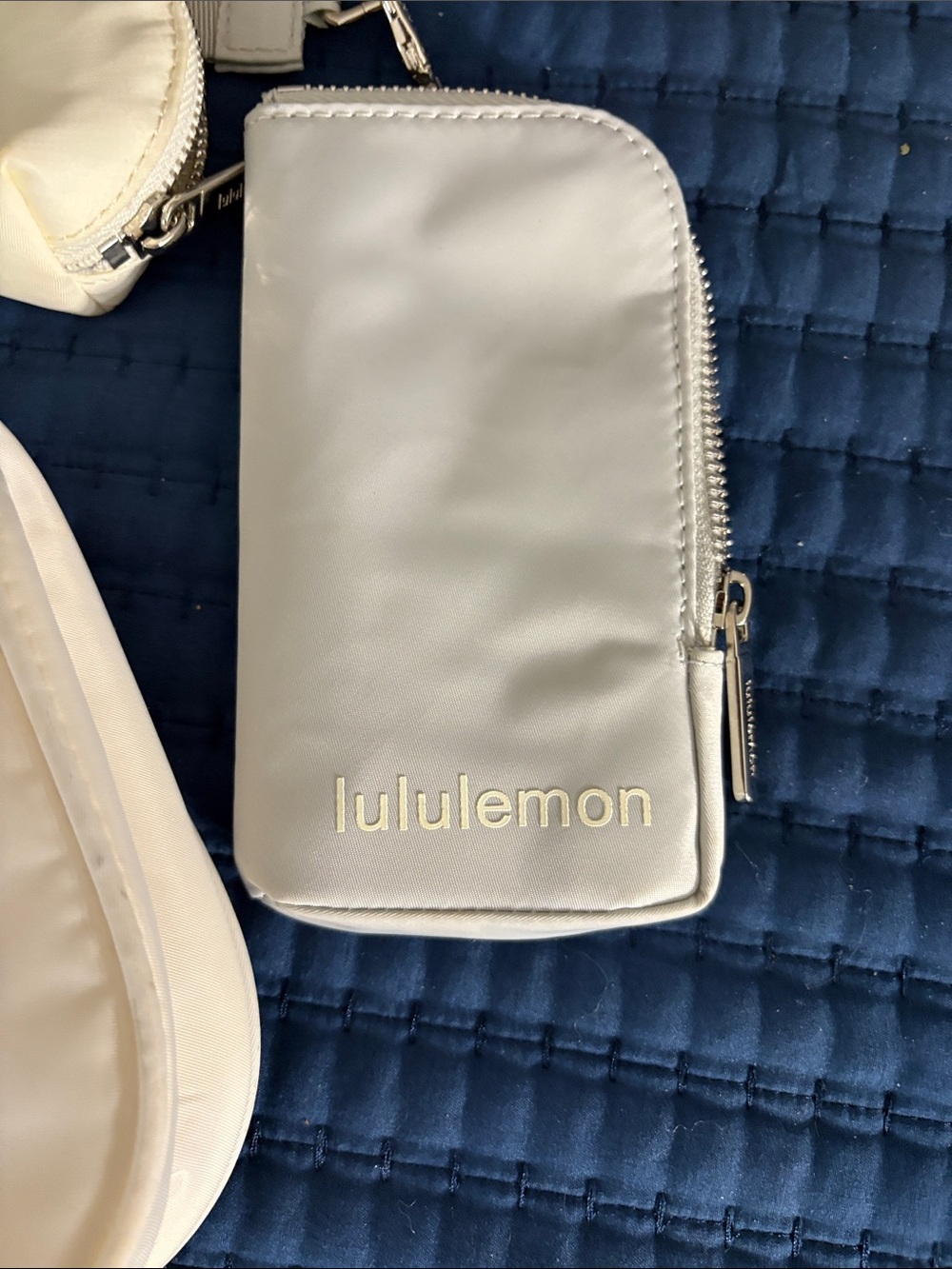 lululemon Cream Shoulder Bag with Coin Pouch and Phone Sleeve - Picture 2 of 6